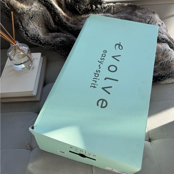 EVOLVE Womens Brown Boot - Picture 5 of 7